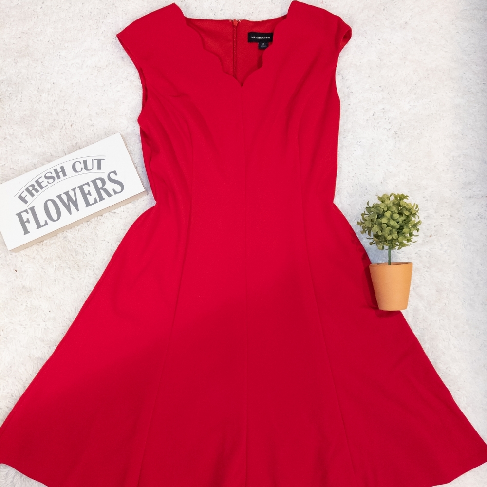 SASSY: red dress with scalloped neck - Liz Claiborne SIZE 8